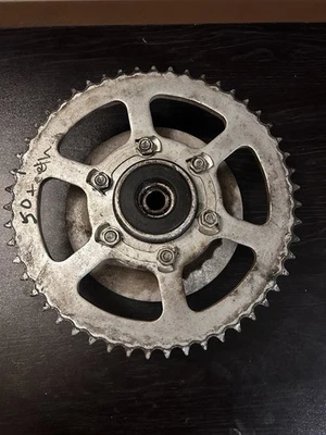 Piñón trasero Suzuki GS550E 1980 50 dientes Foto 1 de 4