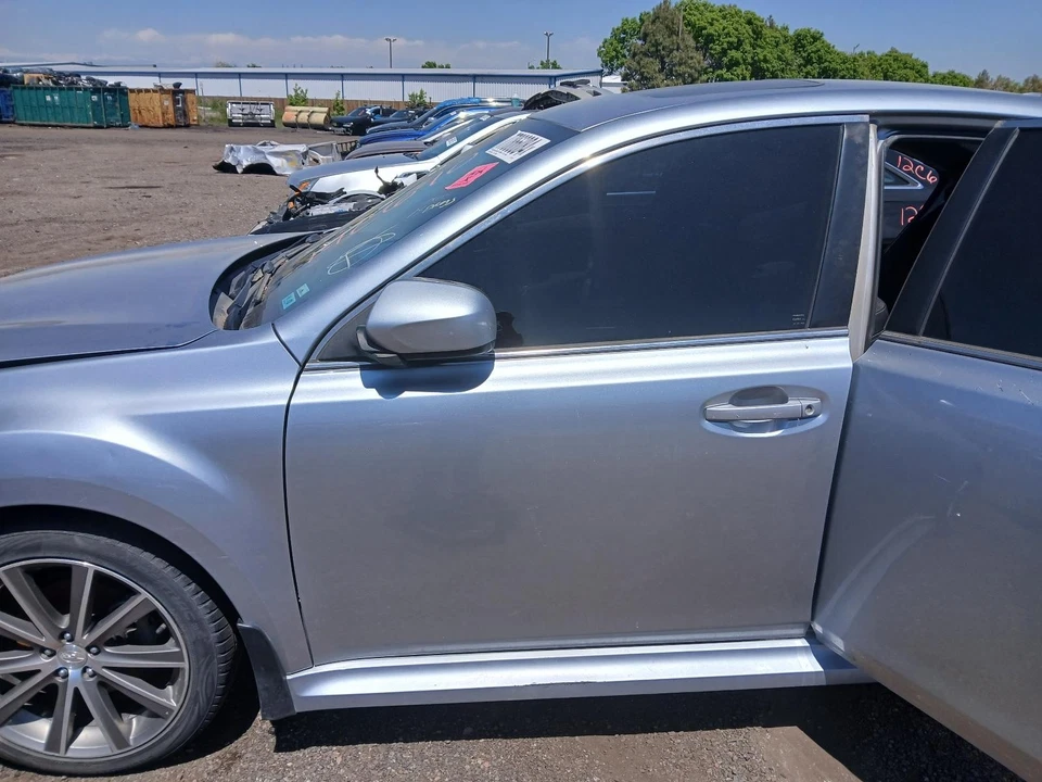 二手前左门总成 前部 适合:2014 斯巴鲁 Legacy 电动 Sdn L. 带 a — 第 1/4 张图片