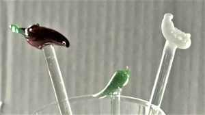 3 glass swizzle/stir sticks, a red + green pepper + frosted gourd, hand made - Picture 1 of 3