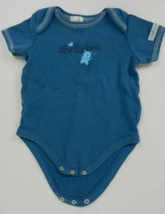 Small Wonders 3-6 Monate Jungen Top blau SS Einteiler Druckknöpfe im Schritt Abrazame Bär - Bild 1 von 8