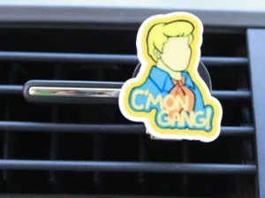 Scooby Doo Fred Jones Coche Ventilación Aire Clip Aceites Esenciales Difusor Máscara Soporte - Imagen 1 de 8