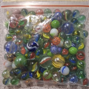 Lote a granel canicas surtidas - varios tamaños, ojos de gato, colores sólidos 100+ (pk2) - Imagen 1 de 14