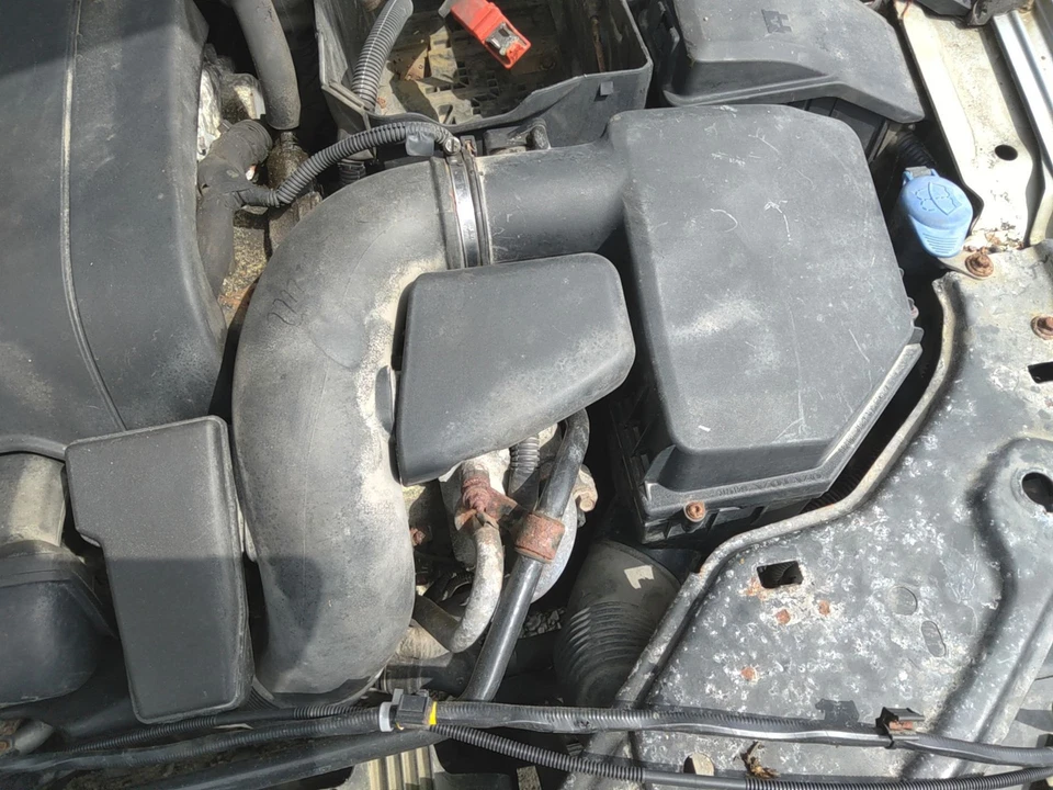 09 VOLVO 70 SERIES Air Cleaner Sw Exc. Xc; W/o Turbo; (b6324s Engine) - Image 1 of 1