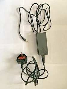UK Mains Power Adapter 3 Pin To Barrel Plug Adapter 12V 2.5A 12 Ft Black - Picture 1 of 4