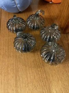 Bundle Of 5 Green Glass Decorative Pumpkins With Felt Base - Picture 1 of 7