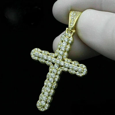 Colgante Cruz Hombre Moissanita Blanca Corte Redondo 2.50Ct Chapado en Oro Amarillo 14K Foto 1 de 4