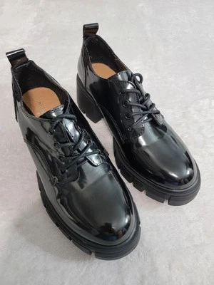 Zapato Oxford Madden Girl para mujer 5,5 G-Hicks suela Lugg grueso imitación charol Foto 1 de 4