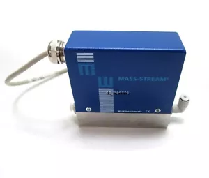 M+W Instruments D-6230 Mass-Stream Mass Flow Controller, 50 In/Min, N2 Gas 24VDC - Picture 1 of 4