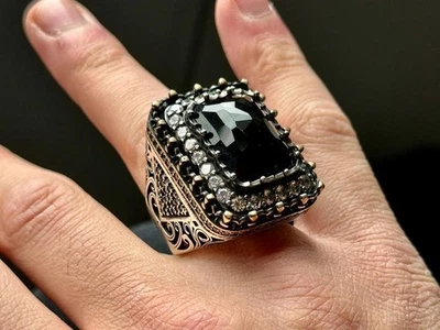 Anillo grande de plata de ónix cuadrado negro único hecho a mano para hombre Foto 1 de 4