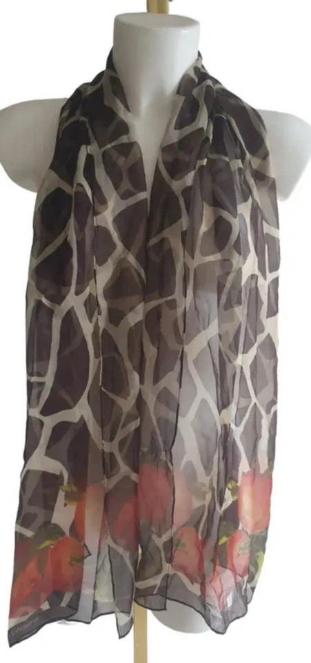 Bufanda de seda Dolce & Gabbana | Estampado de jirafa y fruta | 16"x30" | Italia | Animal Mo Foto 1 de 4