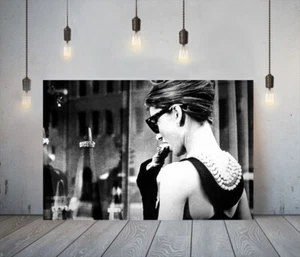 MOVIE POSTER BREAKFAST AT TIFFANYS- FRAMED CANVAS WALL ART PICTURE PAPER PRINT- - Picture 1 of 17