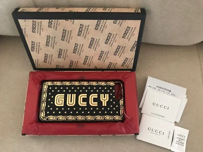 全新 正品 GUCCI iPhone 保护壳 Guccy 徽标手机 #519696 月亮/星星 黑色/金色 带盒 — 第 1/4 张图片