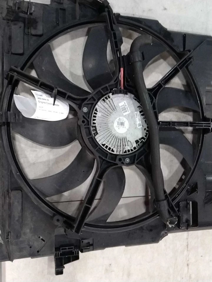 Radiator Fan Motor Fan Assembly Radiator 850 Watt Fits 15-19 BMW X6 584974 - Image 1 of 4