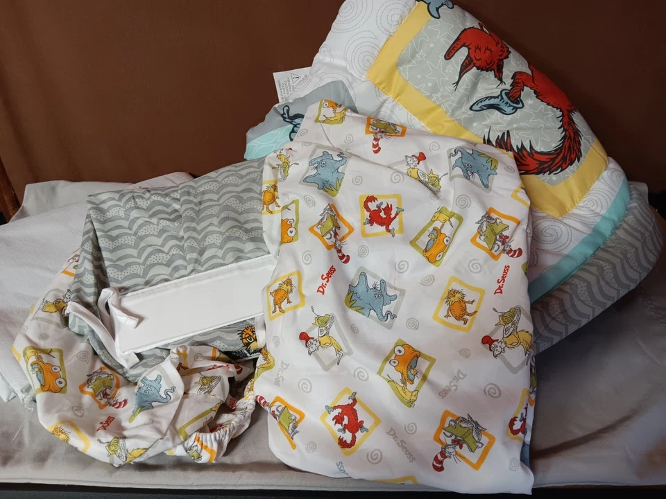 Juego de guardería Dr. Seuss 5 piezas soporte para pañales cuna edredón cuna sábana polvo... Foto 1 de 4