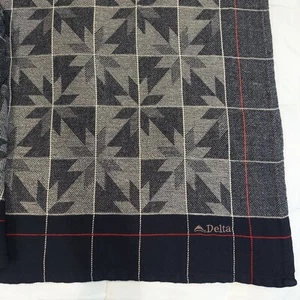 Delta 2005 First Class SNOWFLAKE STAR Blanket 72" x 48" JOHN HORSFALL Vintage - Picture 1 of 9
