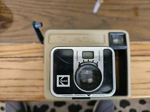Kodak Pleaser 2 Instant Camera Polaroid Vintage - Picture 1 of 4
