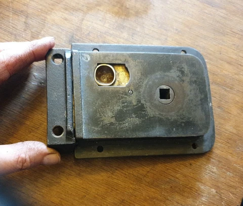 Old/vintage cast iron door rim lock & keep, lock approx 11.5cms x 9.2cm Cover