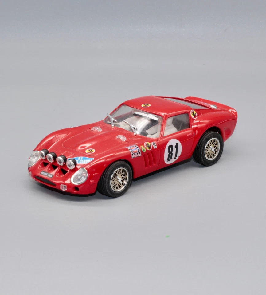Ferrari 250 GTO Pink Kar sin mecánica - Imagen 1 de 4