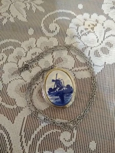 Vintage Delft Blue Holland hand painted Locket Pendant Necklace Silver Color - Picture 1 of 6