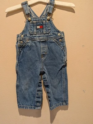 复古 Tommy Hilfiger 牛仔工作服拼出盒旗 90 年代儿童 12-18 个月 — 第 1/4 张图片