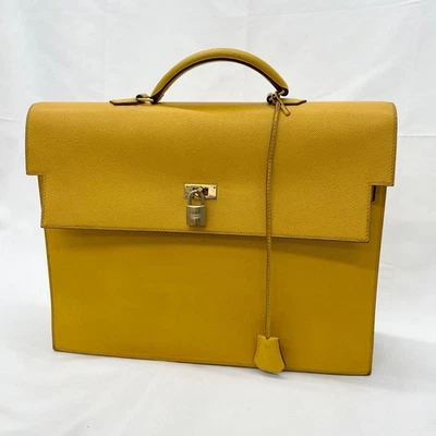 Popular HERMES Kelly Dépêches 38 en amarillo Foto 1 de 4
