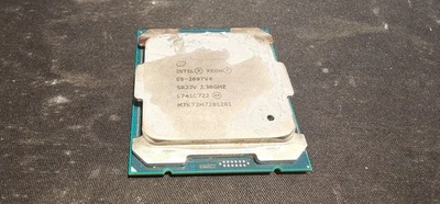 Intel Xeon E5-2697 v4 SR2JV 18 núcleos 2,30 GHz Foto 1 de 2