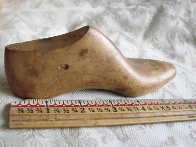 VTG Antique Wood Shoe Form Childs Single 6" Cobbler Mold - Image 1 of 4