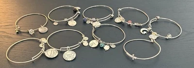 Lote de 2 Pulseras Alex And Ani y 7 Dijes Milagros Inesperados Paloma Sagrada Fe Foto 1 de 4