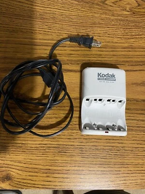 Kodak K6100 NI-MH Battery Charger for AA AAA Batteries 1 Hour Charger  - Image 1 of 2