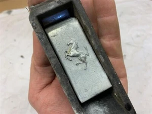 Ferrari Geschenk Ferrari Erinnerungsstücke Ferrari Motorhaube Stiefelentriegelung ziehen Ferrari Pferd - Bild 1 von 9