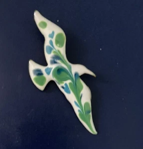Handcrafted Enamel on Copper Pin White Peace Dove in Flight Green Floral Design - Picture 1 of 9