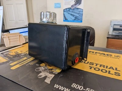 1 Gallon Hydraulic Reservoir - Image 1 of 4