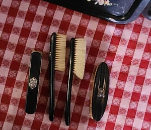 4 Vintage Ebenholz Kleidung Pinsel Sterlingsilber Monogramm Plakette Naturborsten - Bild 1 von 14