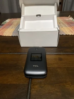 TCL FLIP Pro 4056V 4GB - Celular 4G LTE sem cabo de alimentação - Imagem 1 de 4