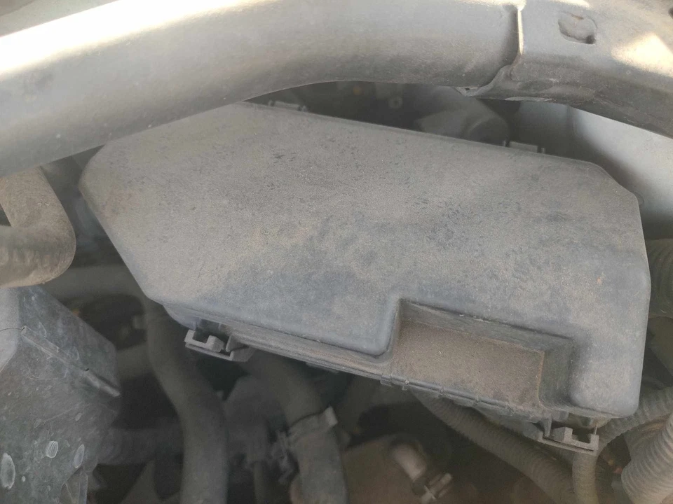 2009–2014 ACURA TSX Engine Fuse Box Sedan 2.4L Auto Transmission - Image 1 of 1