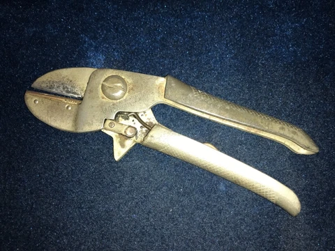 WISS No 906 Garden Fruit Shears Newark USA 🇺🇸 Cover