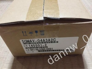 New in box YASKAWA SGMAV-04A3A2C AC Servo motor - Picture 1 of 2