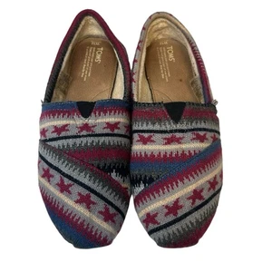 Toms Damenschuhe Größe 12 Aztekenmuster Stamm blau rot Sterne Wolle Southwestern flache Slipper - Bild 1 von 6