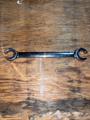 Matco Tools  RF20226 SAE 5/8" X 11/16" Double Flare Nut Line Wrench 6pt USA - Image 1 of 2