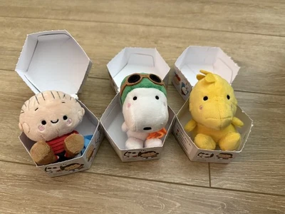 Hallmark Charlie Brown Better Together Peanuts Mystery Box Mini Magnetic Plush - Image 1 of 2