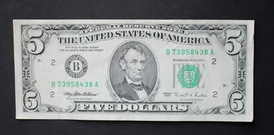 1995 $5 New York Federal Reserve Note/F-1984 B/about uncirculated/FREE SHIPPING! - Image 1 of 4