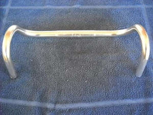 **VINTAGE ALPS 41cm ALL ALLOY ROAD BIKE DROP HANDLEBARS 25.4mm CLAMP 300gm** - Bild 1 von 5