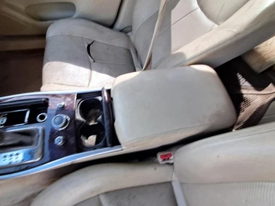 Used Front Lower Center Console fits: 2013 Infiniti M37 floor w/o Forest Air Fro — 第 1/4 张图片
