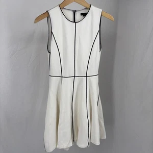 Mini Vestido Alice + Olivia Empleado Sin Mangas Blanco con Tubería Negra Talla 0 - Imagen 1 de 13