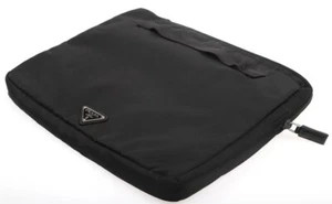 BOLSO ESTUCHE PRADA NEGRO TECHNO TRIÁNGULO LOGO LAPTOP CREMALLERA ALREDEDOR - Imagen 1 de 7