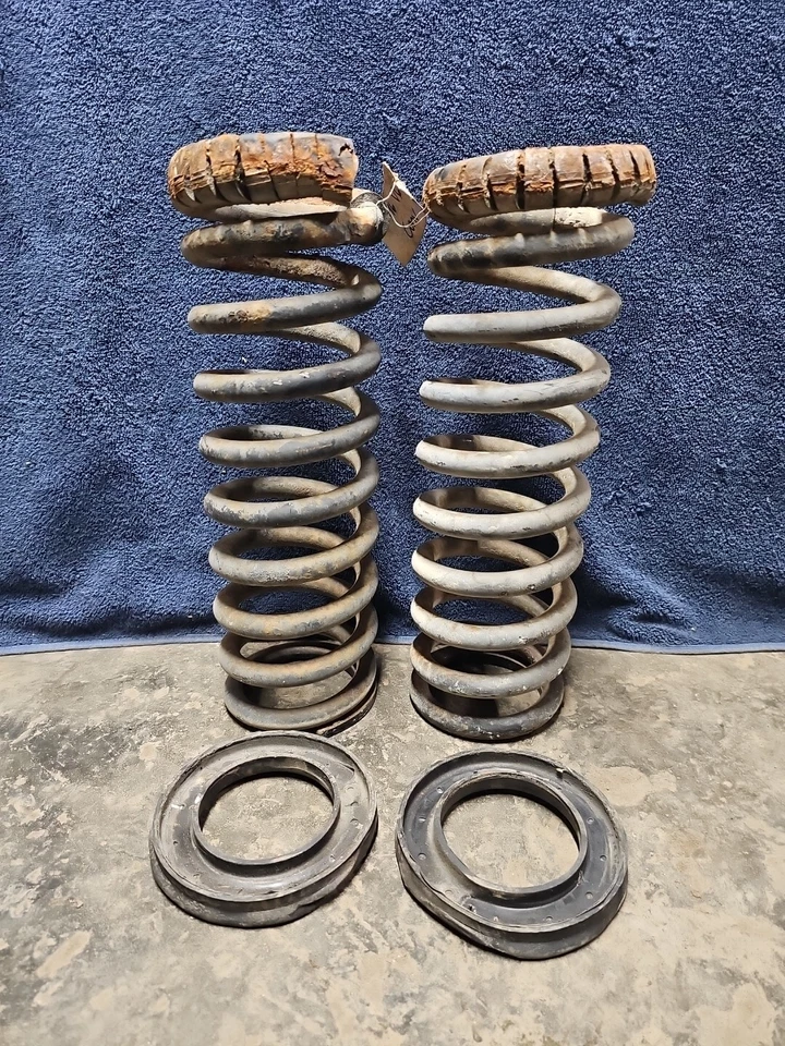 Par de muelles helicoidales de suspensión delantera 96-98 Ford Mustang GT cupé OEM Foto 1 de 1