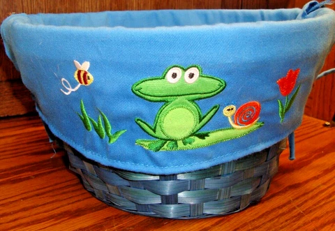 DAN DEE Blue Woven Wicker Basket Round w/Handle ~Cloth Liner Frog /Nature    848 Cover