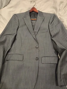 Men's Suit With Pants Emanuel Ungaro Gray Pin Stripe 40 Peak Lapel Worn Once - Picture 1 of 9