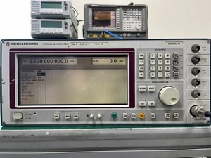 Rohde & Schwarz SME03 Signal Generator 5kHz - 3GHz  w/B4,B5,B8,B11 , 833863/001 - Picture 1 of 11