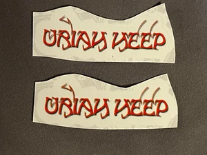 Menge (2) URIAH HEEP 3/4" x 2 1/2" Band Logo AUFKLEBER rot weiß SCHNELL! KOSTENLOSER VERSAND! - Bild 1 von 1